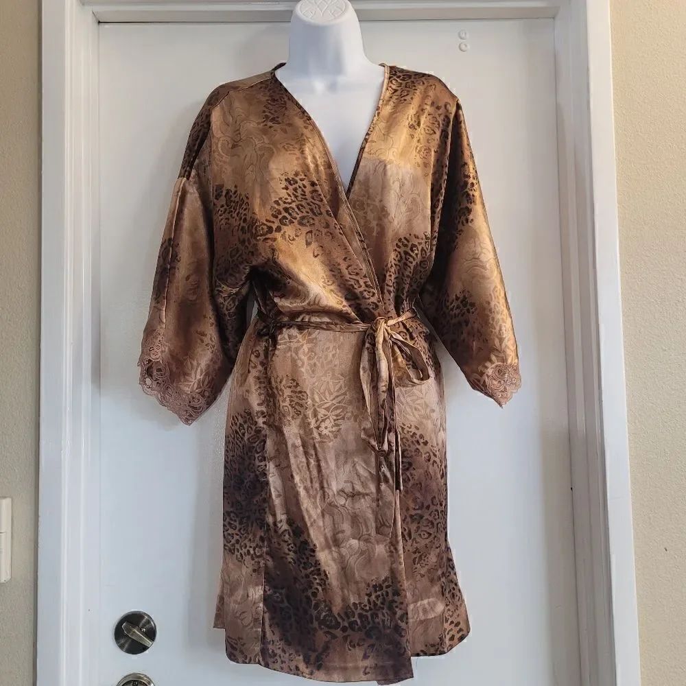 California dynasty vintage 80's leopard animal print silky robe